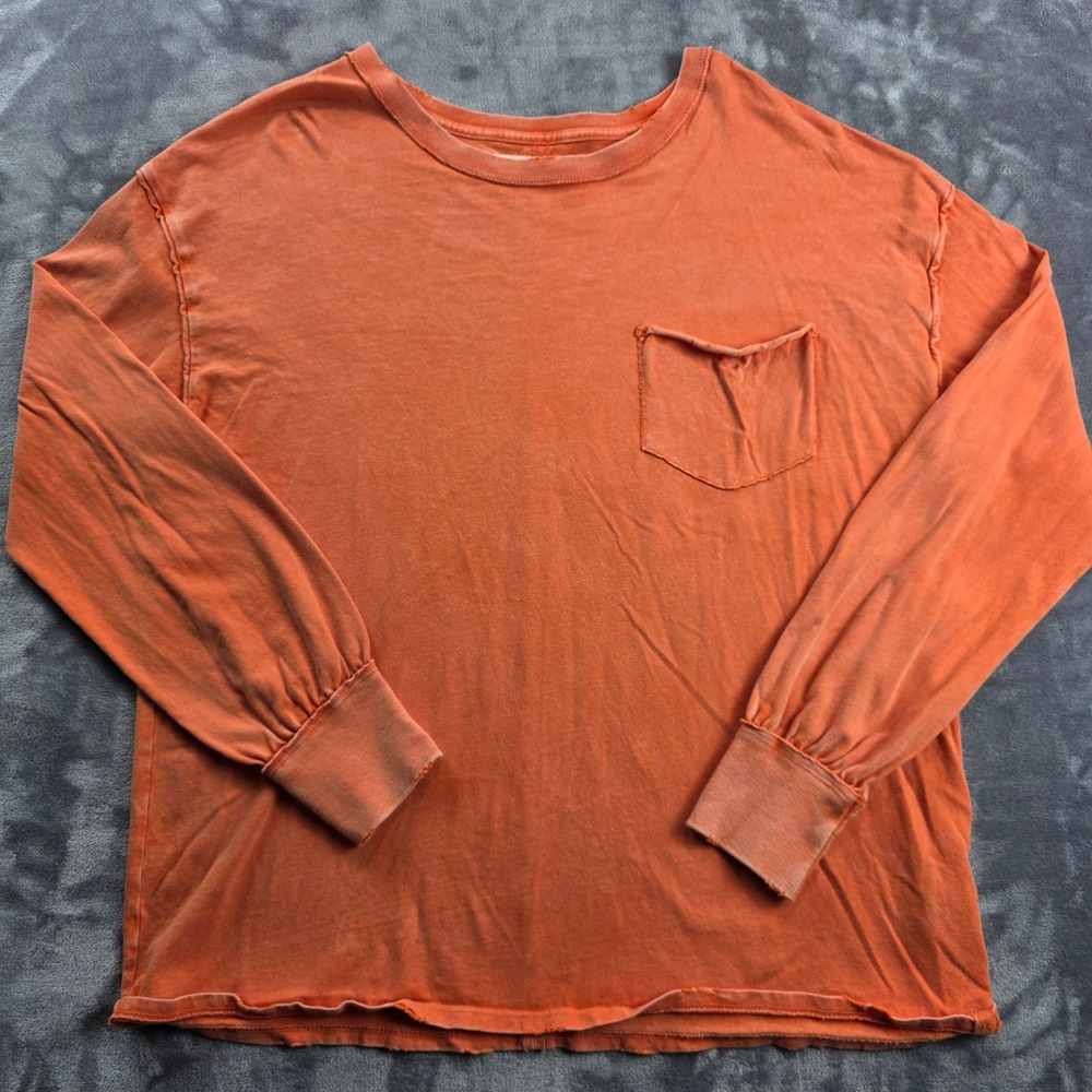 We The Free Basic Long Sleeve‎ T-Shirt Womens Medium Orange Pocket Raw Hem